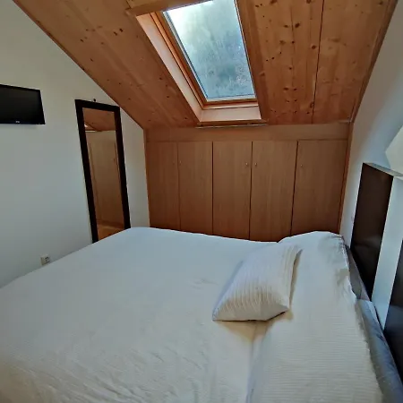 Luga 卡斯铁略－德哈卡